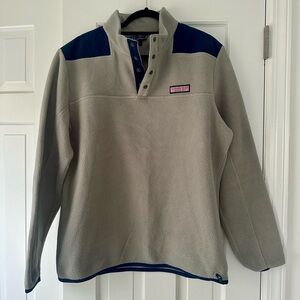 Vineyard Vines men’s grey and navy fleece